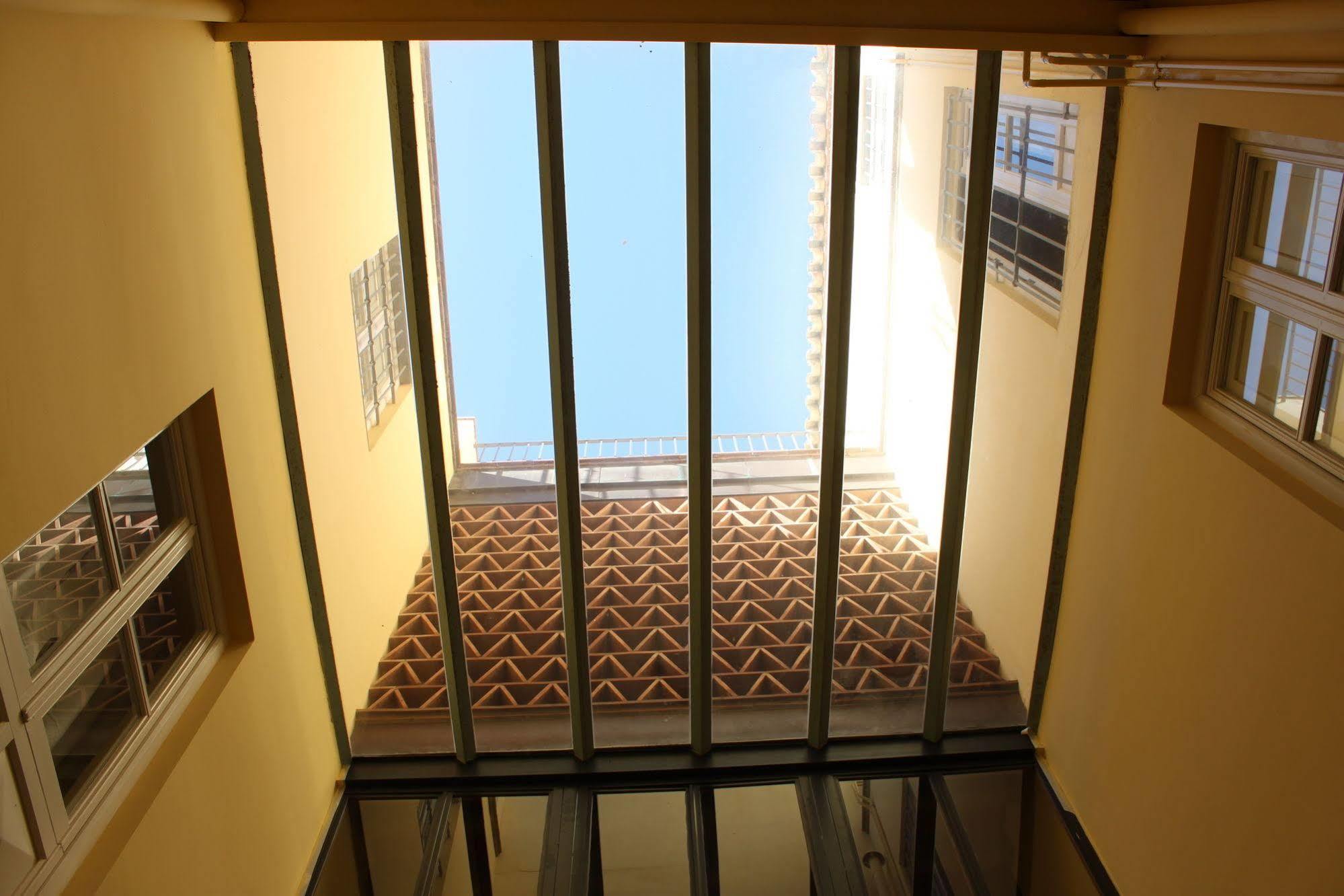 Life Select San Bernardo * Sevilla